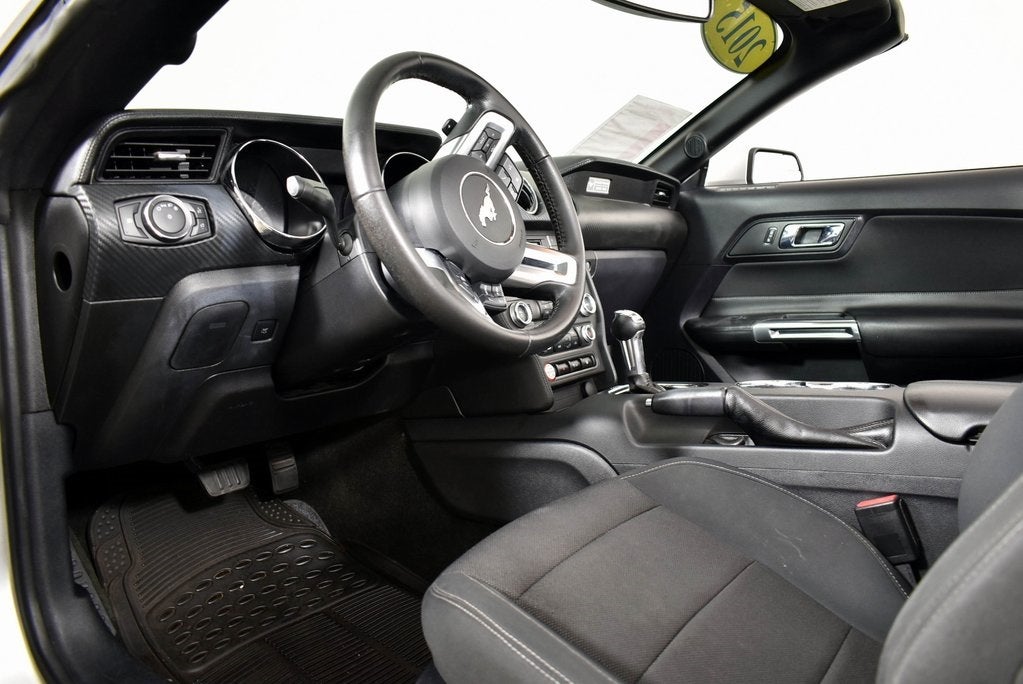 2015 Ford Mustang V6