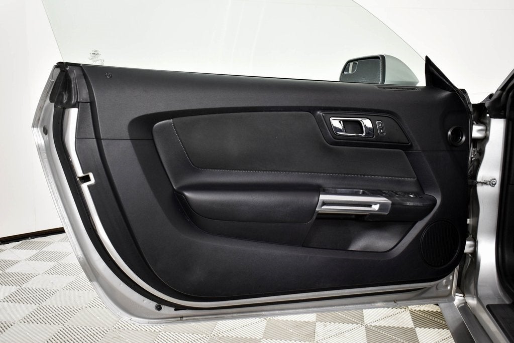 2015 Ford Mustang V6