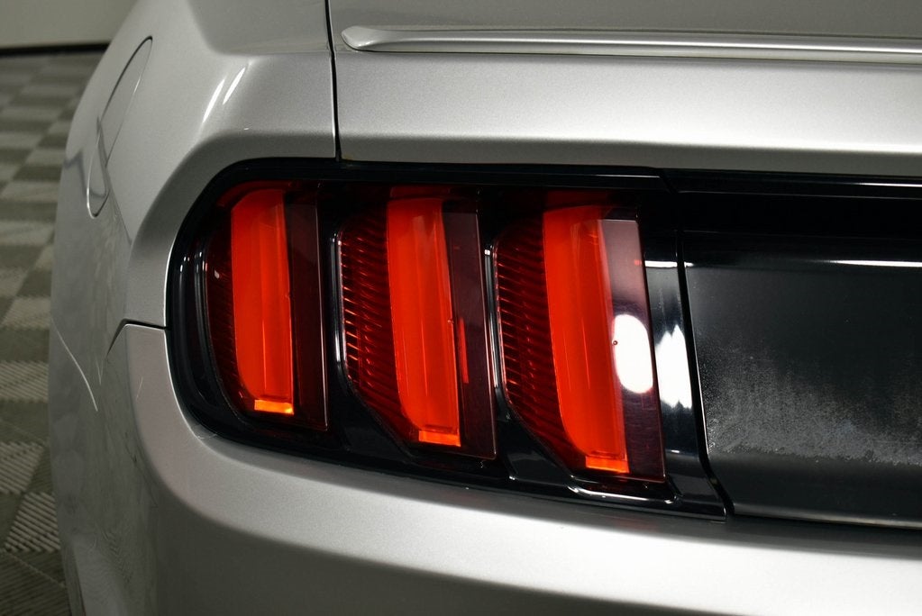 2015 Ford Mustang V6