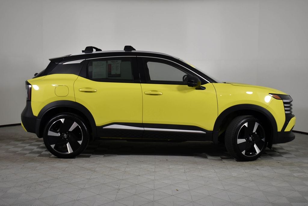 2025 Nissan Kicks SR