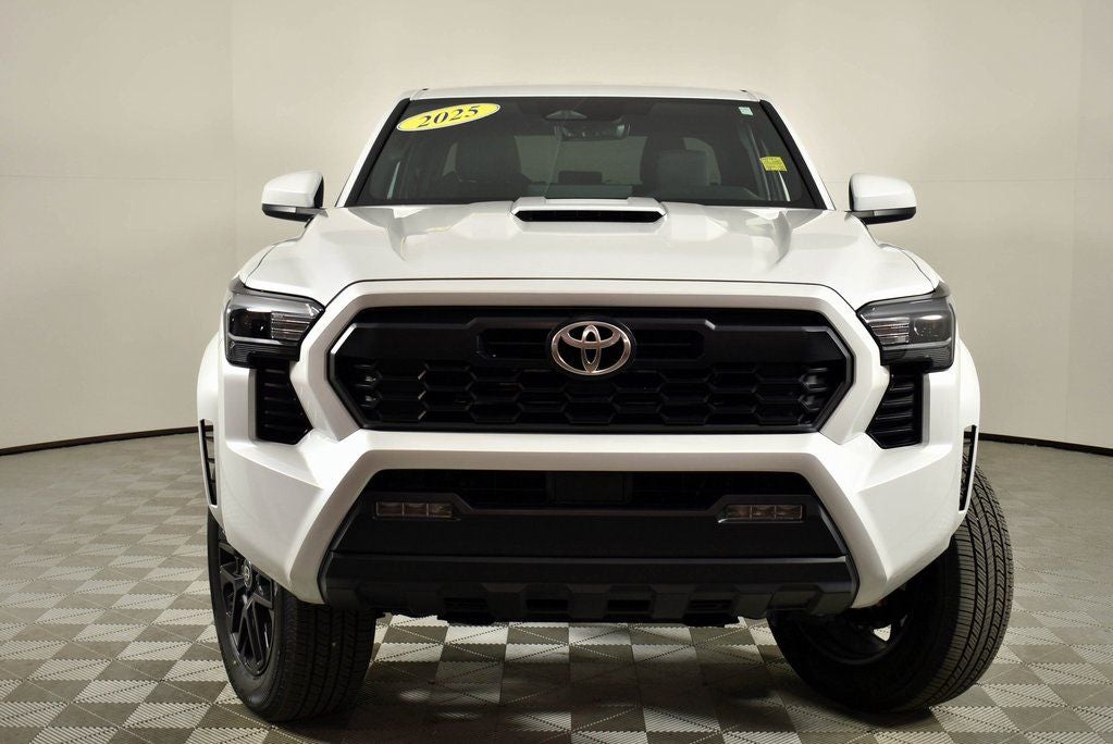 2025 Toyota Tacoma Hybrid TRD Sport