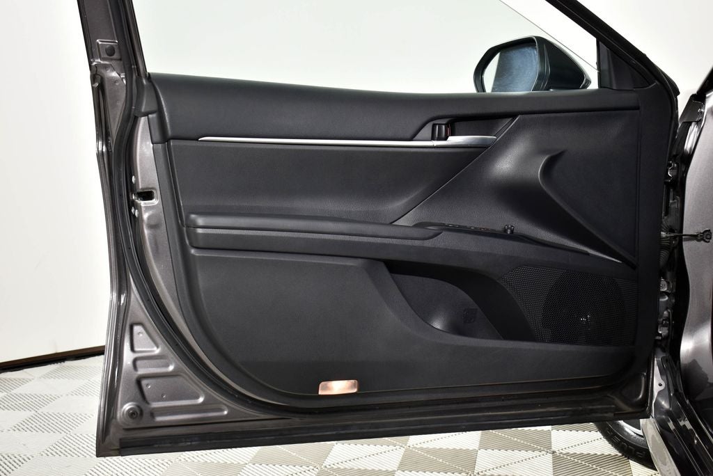 2018 Toyota Camry Hybrid LE