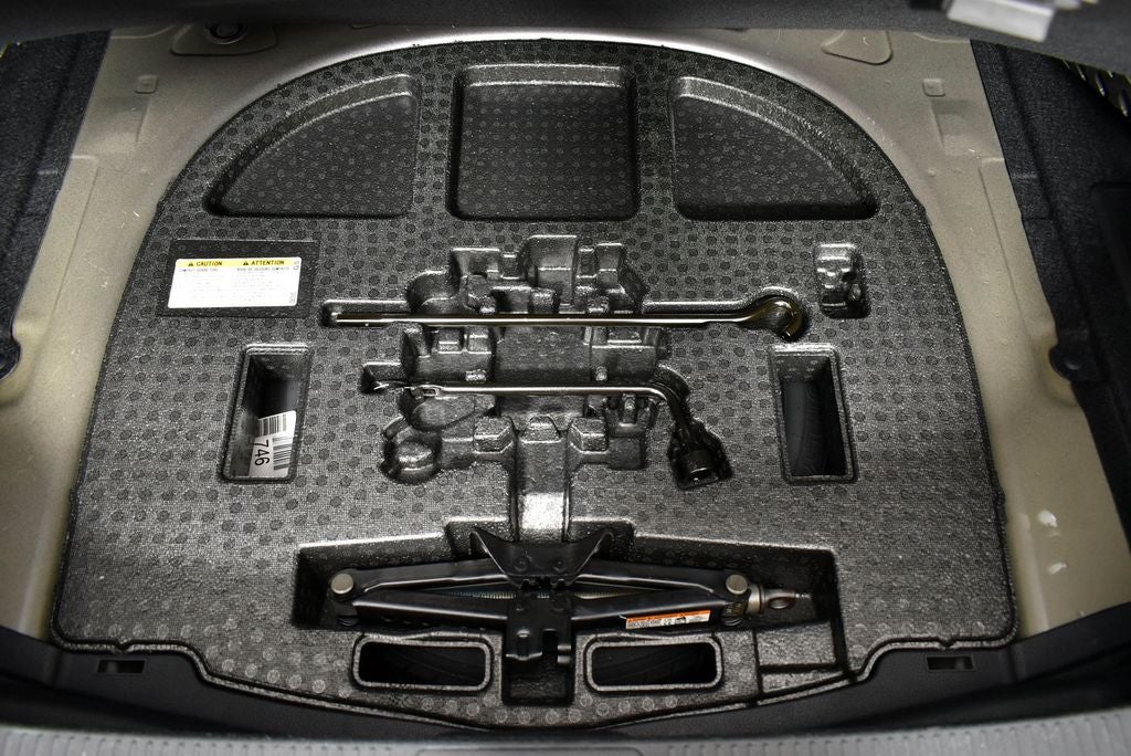 2018 Toyota Camry Hybrid LE