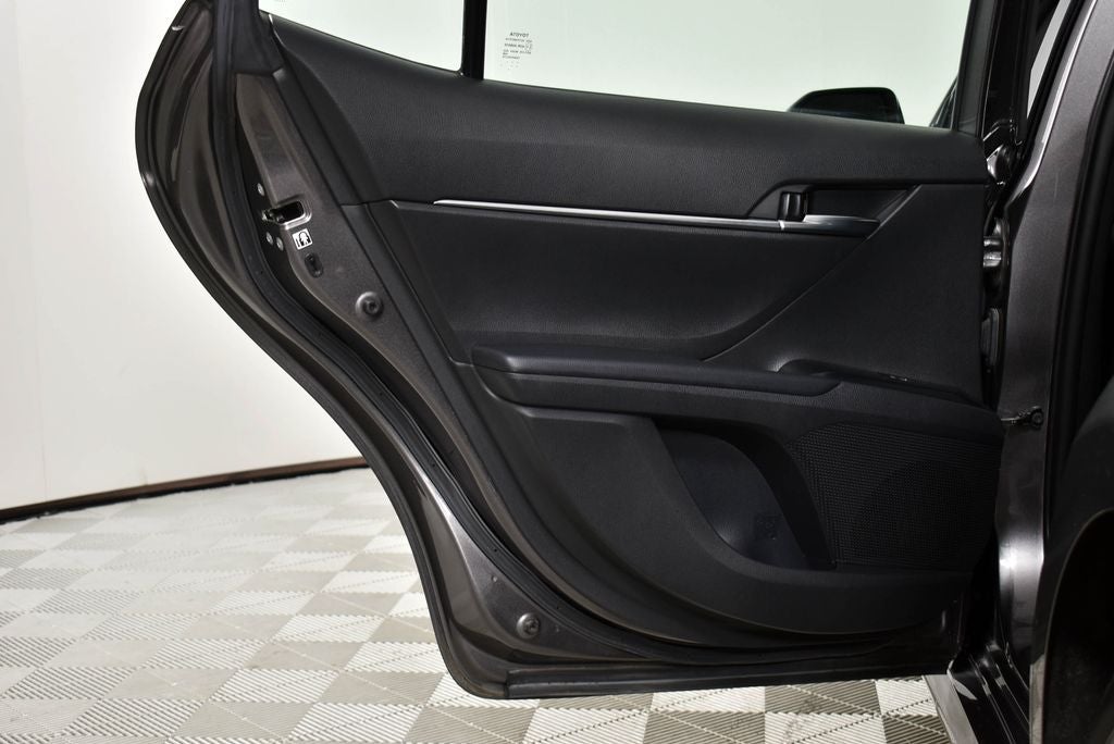 2018 Toyota Camry Hybrid LE