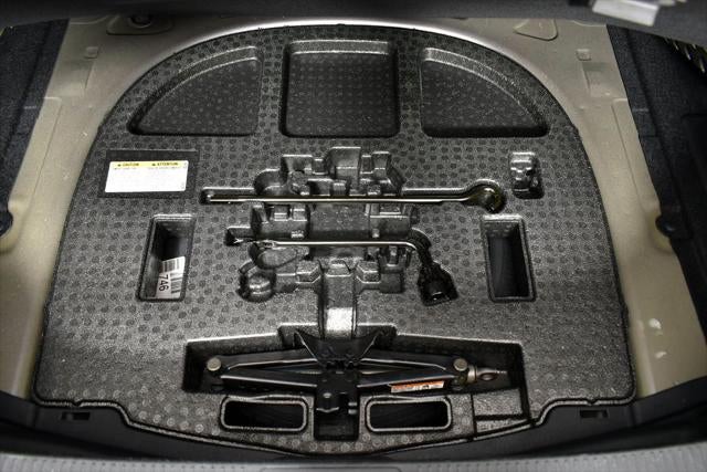 2018 Toyota Camry Hybrid LE