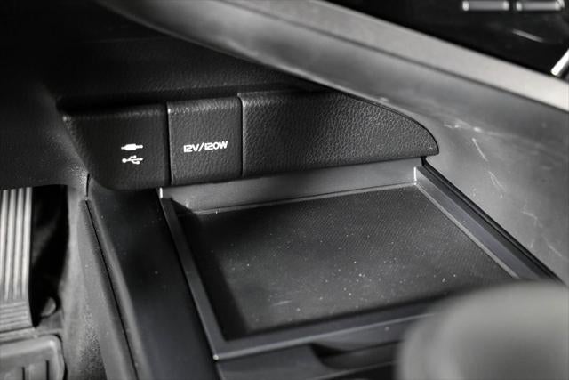 2018 Toyota Camry Hybrid LE