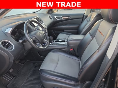 2020 Nissan Pathfinder SV