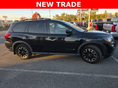 2020 Nissan Pathfinder SV