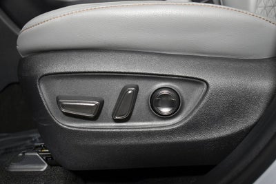 2023 Toyota Highlander Hybrid Bronze Edition