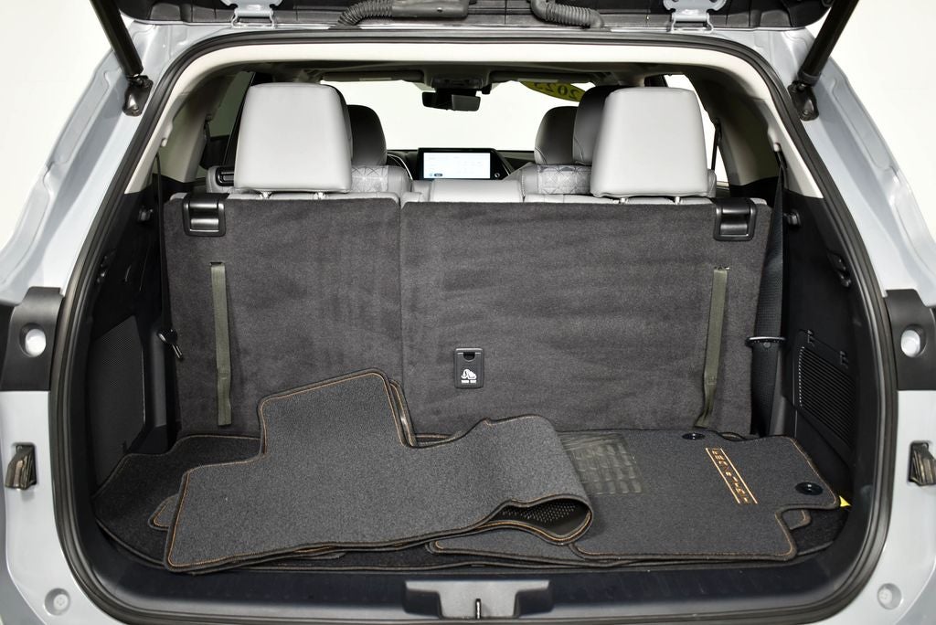 2023 Toyota Highlander Hybrid Bronze Edition