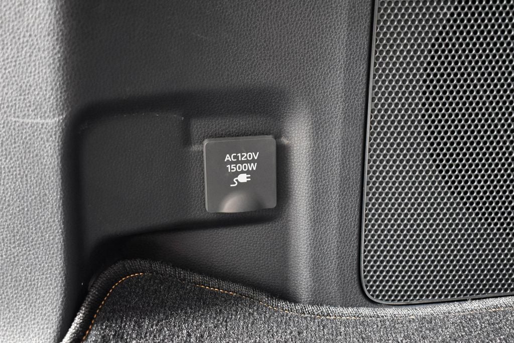 2023 Toyota Highlander Hybrid Bronze Edition