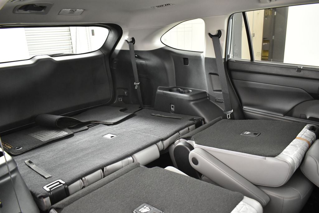 2023 Toyota Highlander Hybrid Bronze Edition