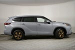 2023 Toyota Highlander Hybrid Bronze Edition