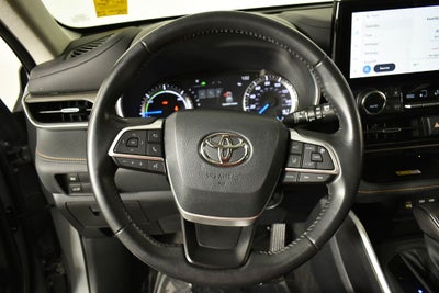 2023 Toyota Highlander Hybrid Bronze Edition
