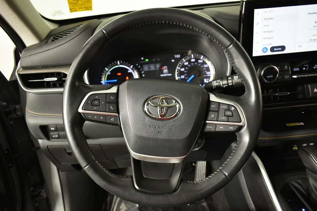 2023 Toyota Highlander Hybrid Bronze Edition