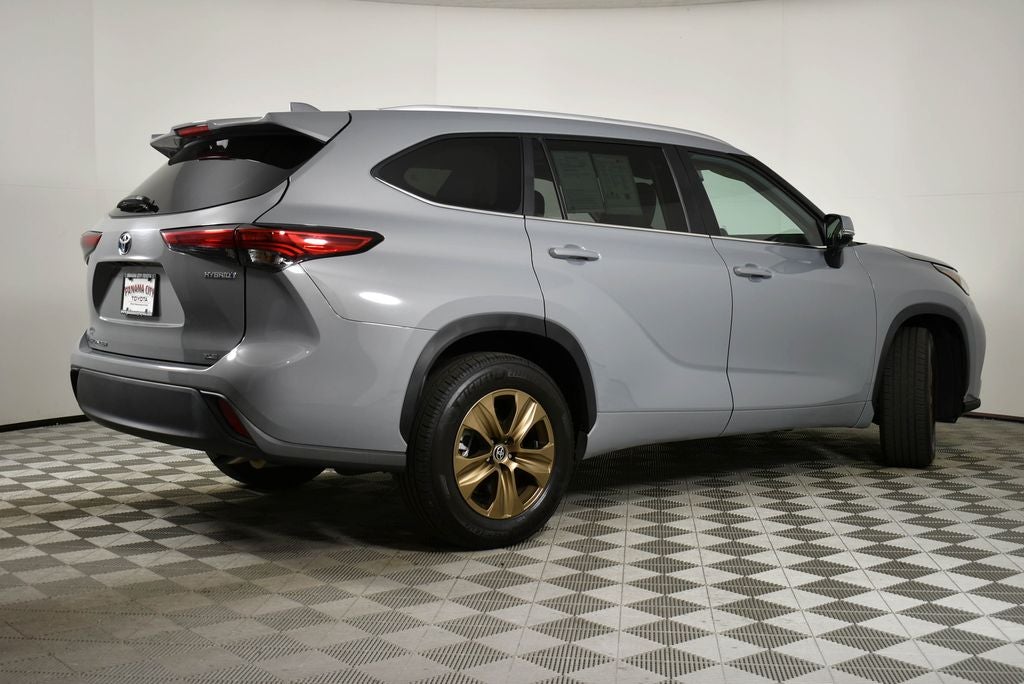 2023 Toyota Highlander Hybrid Bronze Edition