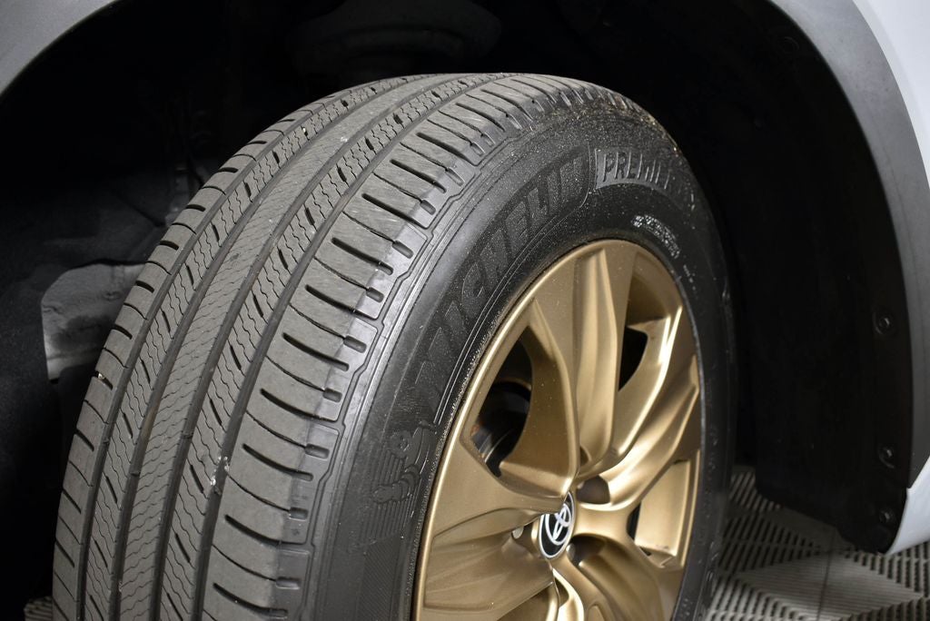 2023 Toyota Highlander Hybrid Bronze Edition