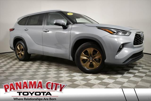 2023 Toyota Highlander Hybrid Bronze Edition