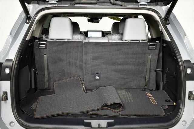 2023 Toyota Highlander Hybrid Bronze Edition