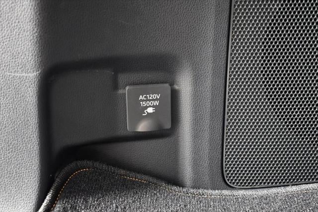 2023 Toyota Highlander Hybrid Bronze Edition