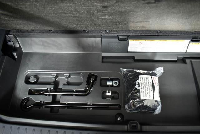 2023 Toyota Highlander Hybrid Bronze Edition