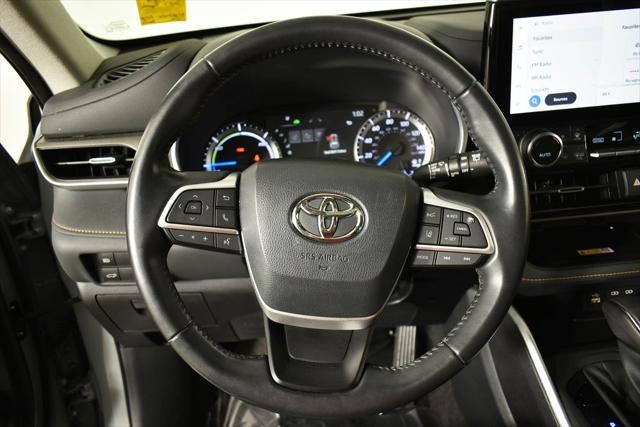 2023 Toyota Highlander Hybrid Bronze Edition