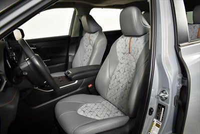 2023 Toyota Highlander Hybrid Bronze Edition