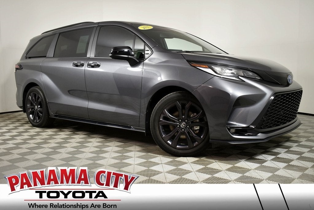 2025 Toyota Sienna XSE 7 Passenger