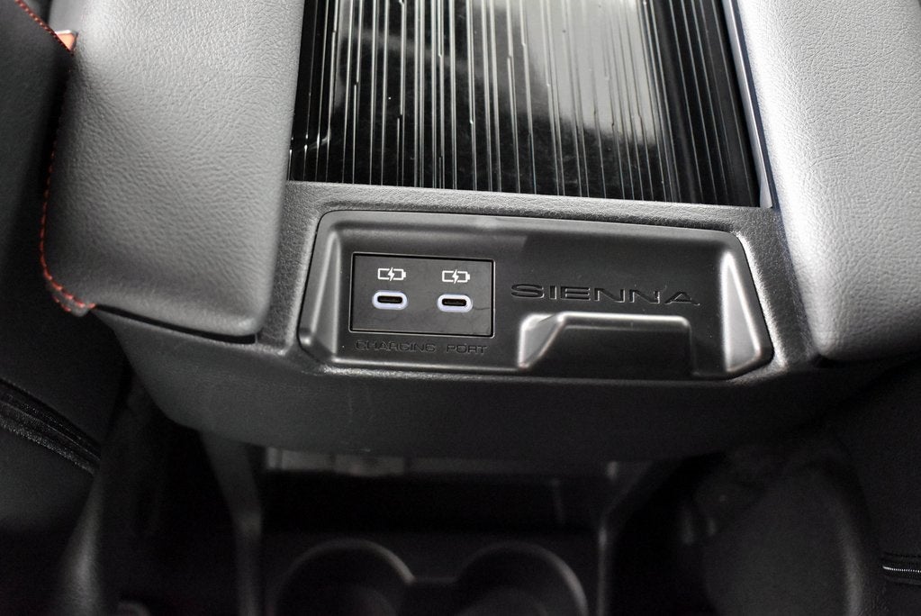 2025 Toyota Sienna XSE 7 Passenger