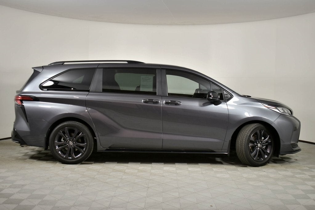 2025 Toyota Sienna XSE 7 Passenger