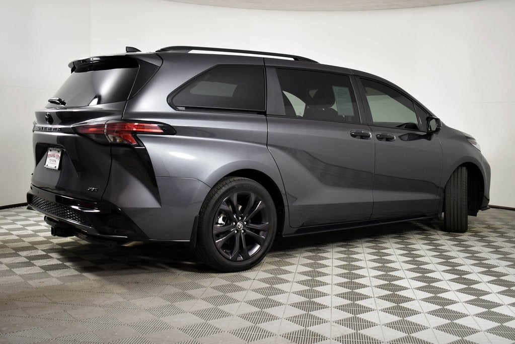 2025 Toyota Sienna XSE 7 Passenger