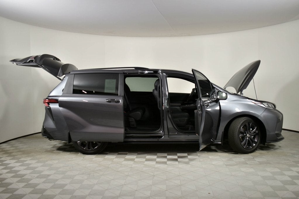 2025 Toyota Sienna XSE 7 Passenger