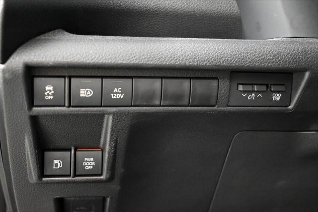 2025 Toyota Sienna XSE 7 Passenger