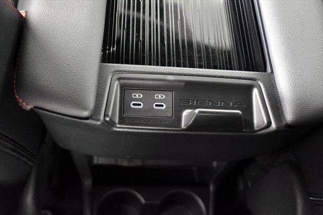 2025 Toyota Sienna XSE 7 Passenger