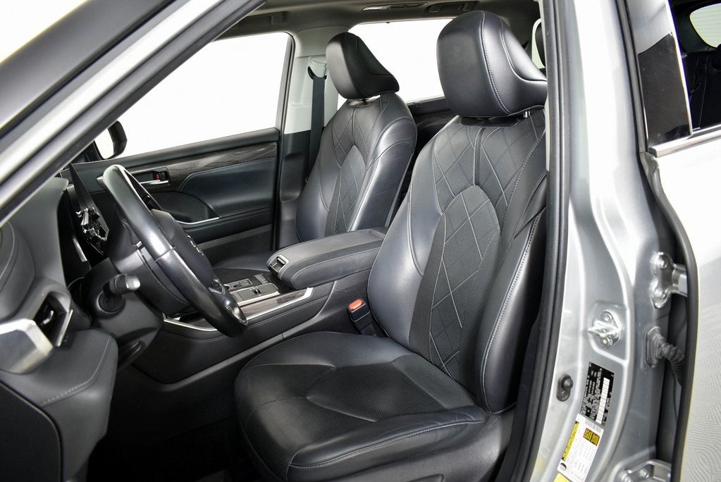 2021 Toyota Highlander Hybrid Platinum