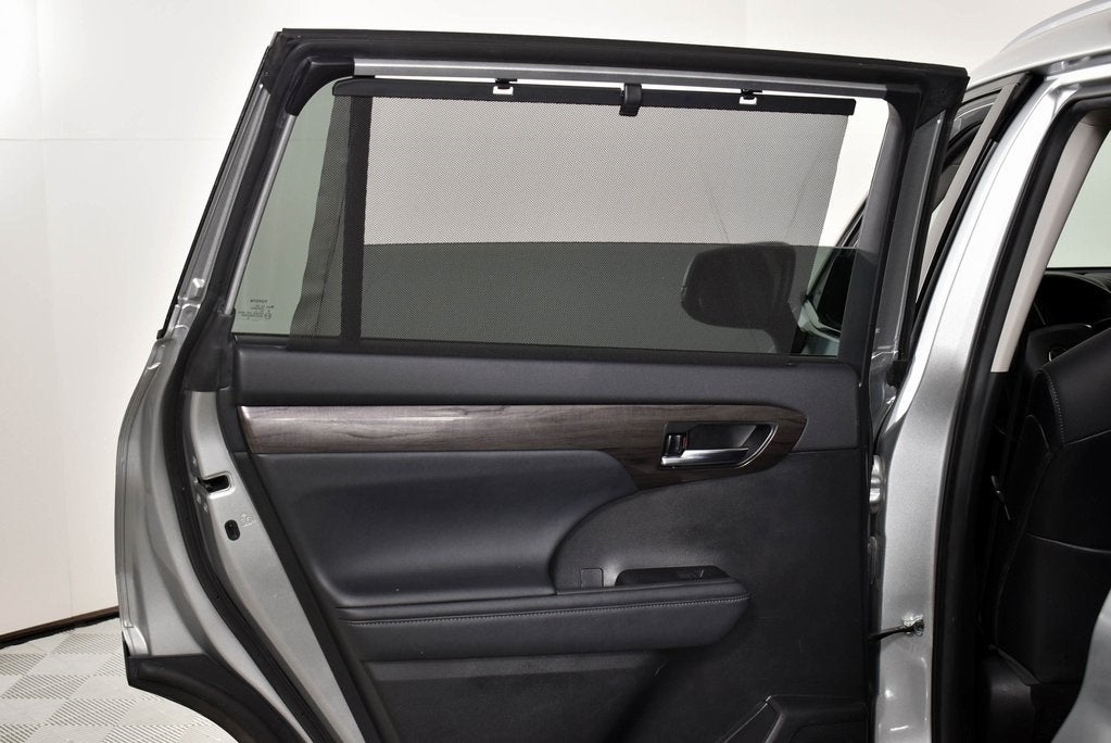 2021 Toyota Highlander Hybrid Platinum