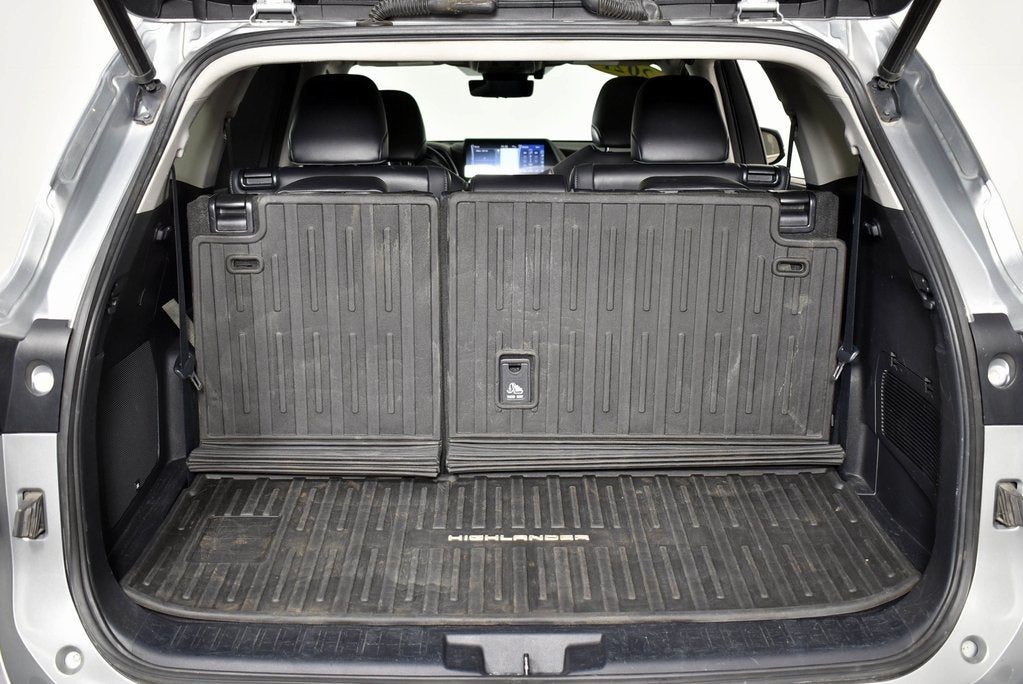 2021 Toyota Highlander Hybrid Platinum