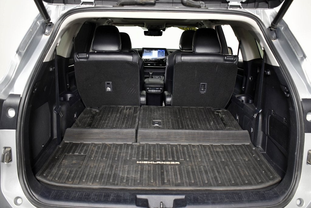 2021 Toyota Highlander Hybrid Platinum