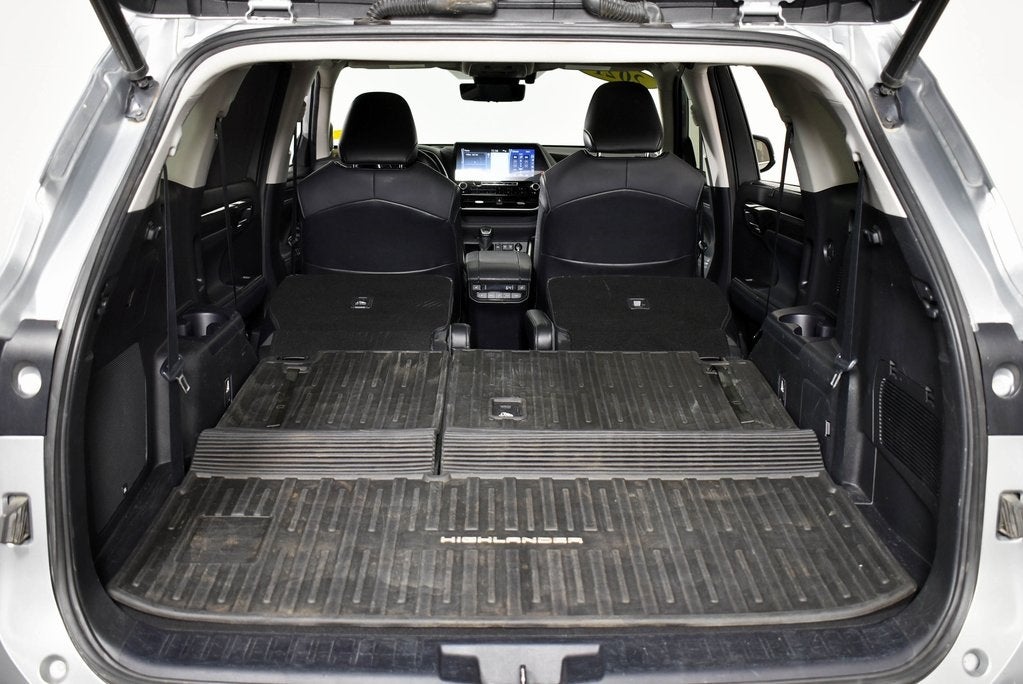 2021 Toyota Highlander Hybrid Platinum