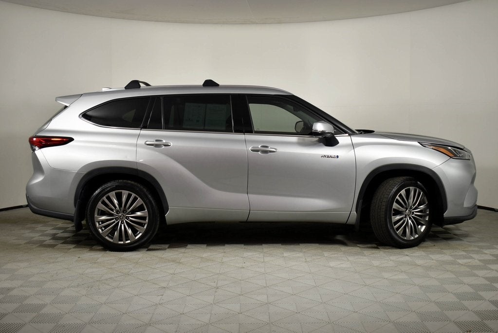 2021 Toyota Highlander Hybrid Platinum