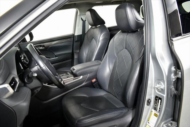 2021 Toyota Highlander Hybrid Platinum