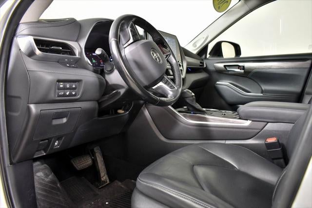 2021 Toyota Highlander Hybrid Platinum