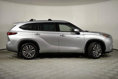 2021 Toyota Highlander Hybrid Platinum