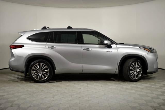 2021 Toyota Highlander Hybrid Platinum