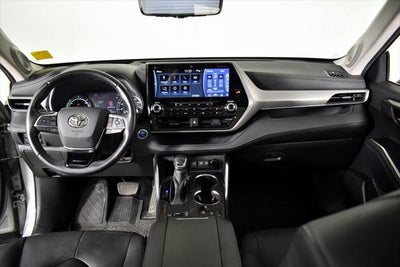 2021 Toyota Highlander Hybrid Platinum