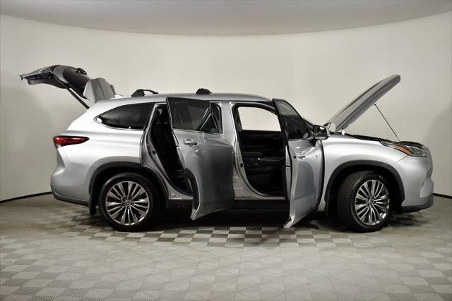 2021 Toyota Highlander Hybrid Platinum