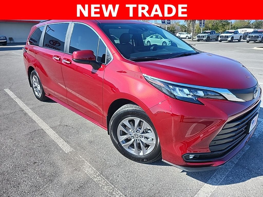 2025 Toyota Sienna XLE