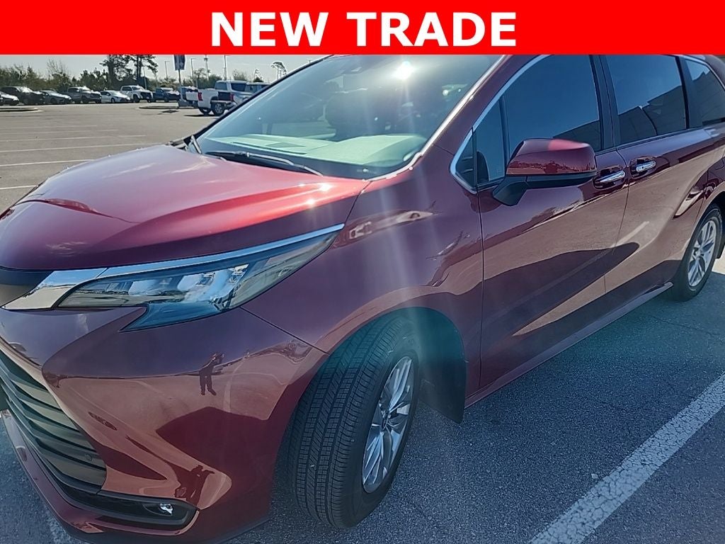 2025 Toyota Sienna XLE