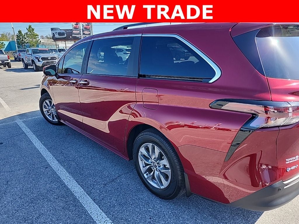 2025 Toyota Sienna XLE