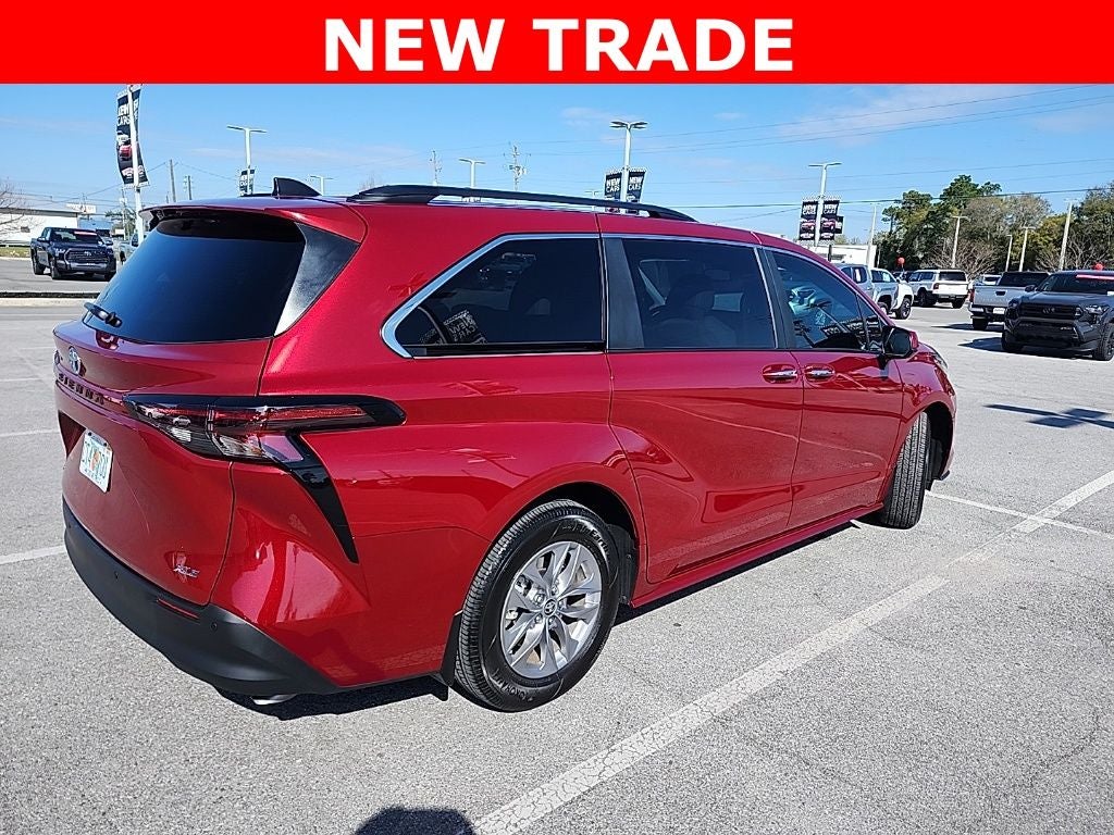 2025 Toyota Sienna XLE